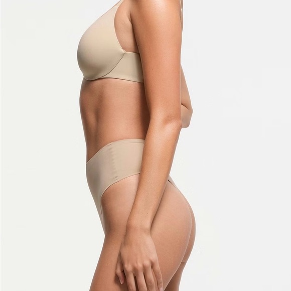 SKIMS Full Coverage Lightly Lined Bra in Clay - Picture 3 of 5